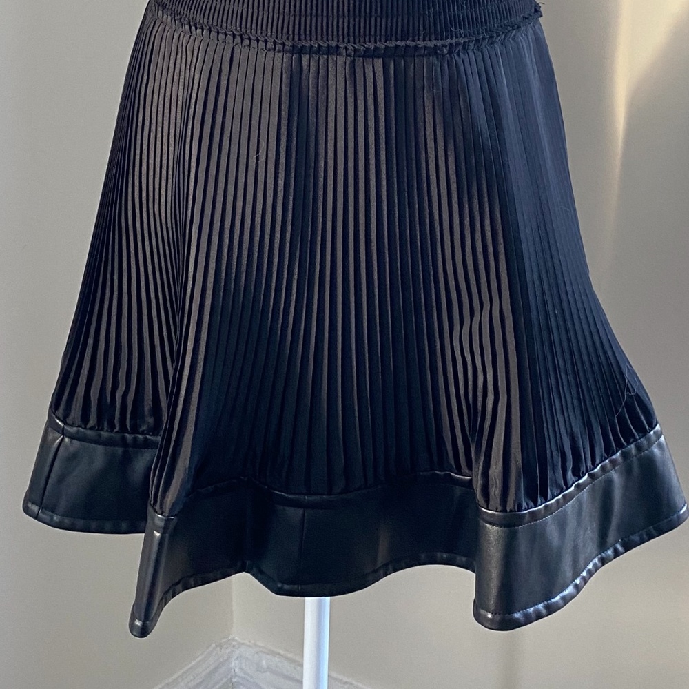 Chic Drop waist LBD with vegan leather trim - Picture 3 of 13